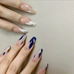 Press on nails